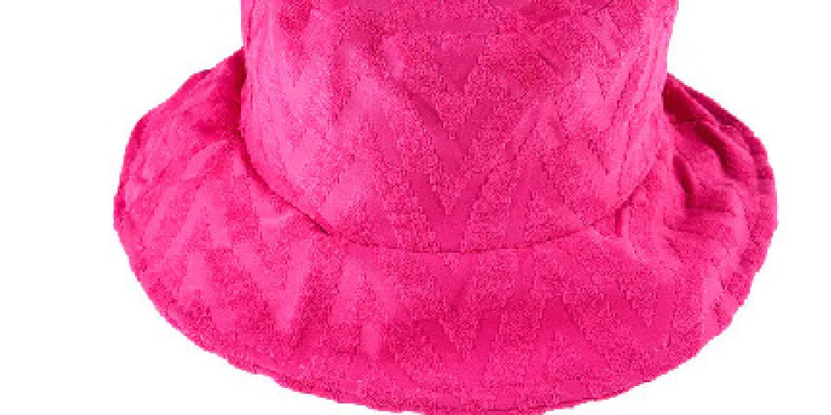 Why Does A Bucket Hat Brim Bend Unevenly?